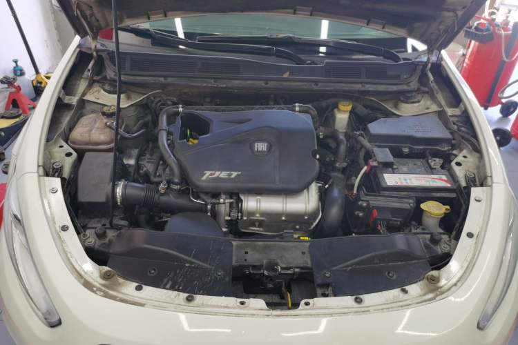 Used Fiat Viaggio 2012 1.4T Automatic Luxury Edition Engine Bay