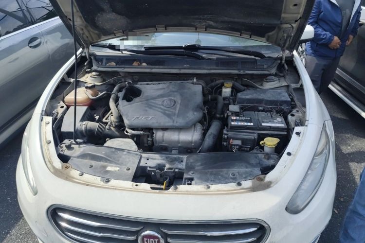 Used Fiat Viaggio 2012 1.4T Automatic Enjoyment Edition Engine Bay