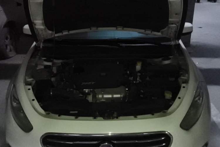 Used Fiat Viaggio 2012 1.4T Automatic Jingxiang Edition Engine Bay