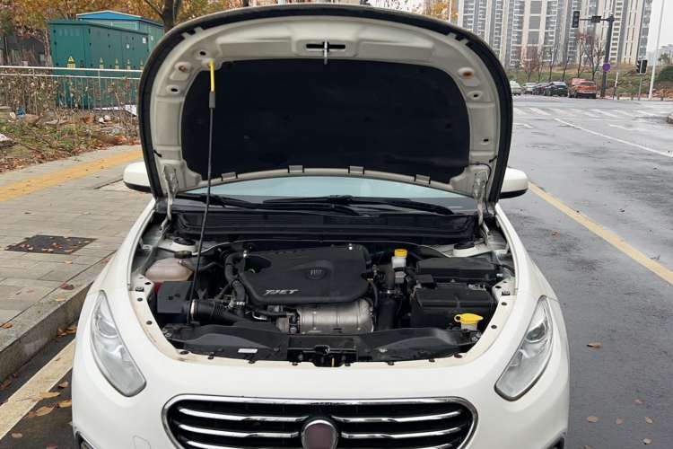 Used Fiat Viaggio 2012 1.4T Manual Enjoyment Edition Engine Bay