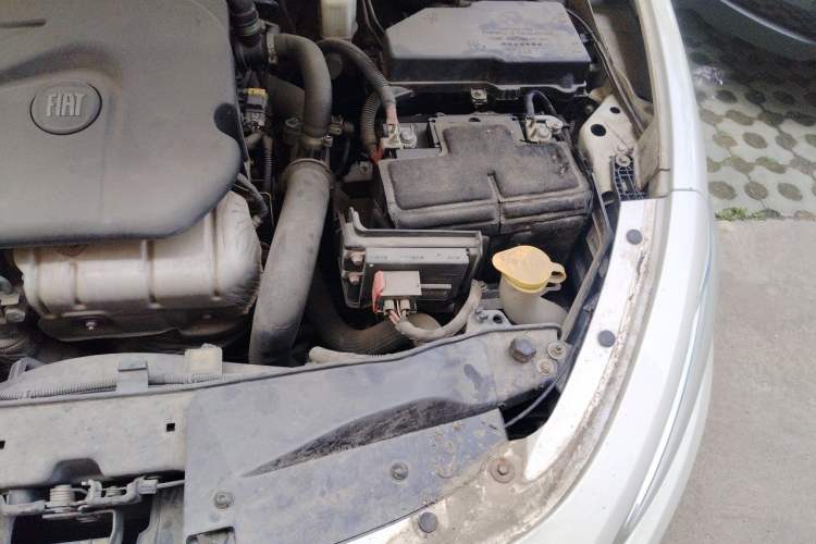 Used Fiat Viaggio 2012 1.4T Automatic Luxury Edition Engine Bay Left