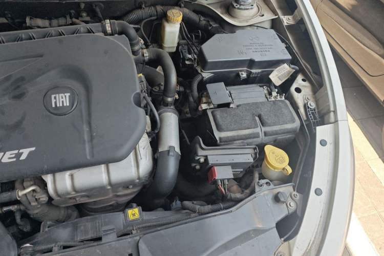 Used Fiat Viaggio 2012 1.4T Automatic Enjoyment Edition Engine Bay Left