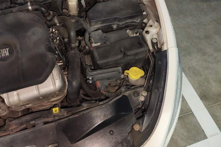 Used Fiat Viaggio 2012 1.4T Automatic Jingxiang Edition Engine Bay Left
