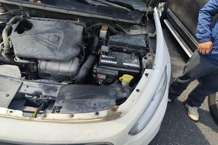 Used Fiat Viaggio 2012 1.4T Automatic Enjoyment Edition Engine Bay Left