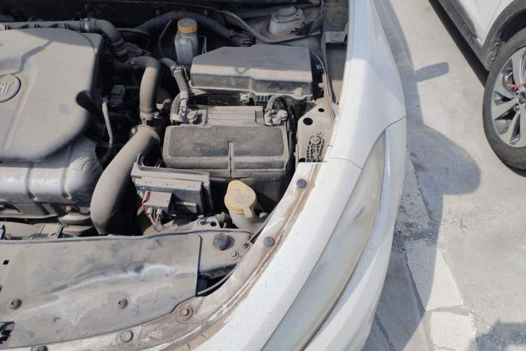 Used Fiat Viaggio 2012 1.4T Automatic Enjoyment Edition Engine Bay Left