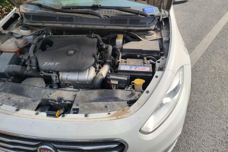 Used Fiat Viaggio 2012 1.4T Automatic Luxury Edition Engine Bay Left