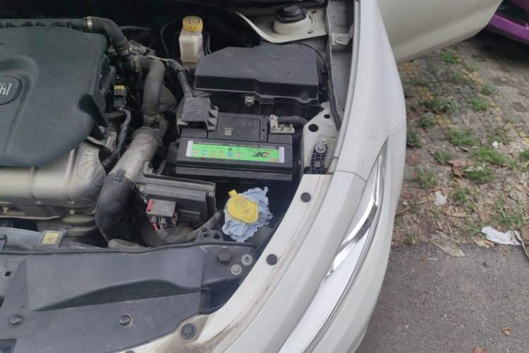 Used Fiat Viaggio 2012 1.4T Automatic Jingxiang Edition Engine Bay Left
