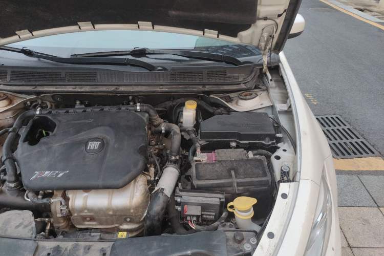 Used Fiat Viaggio 2012 1.4T Automatic Enjoyment Edition Engine Bay Left