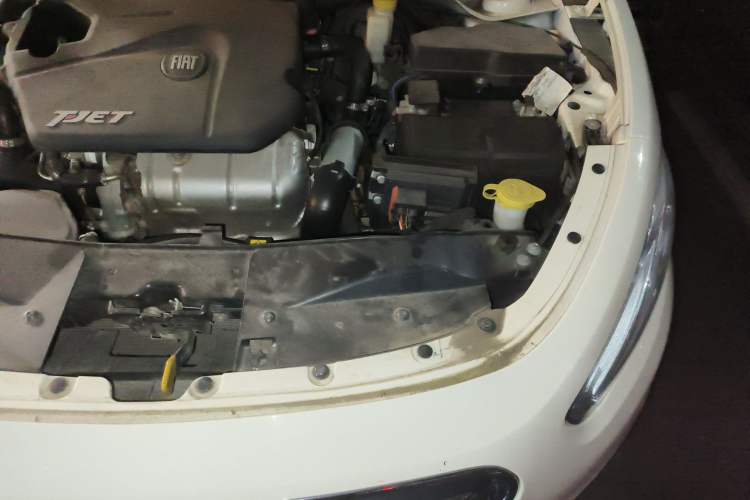 Used Fiat Viaggio 2012 1.4T Automatic Luxury Edition Engine Bay Left