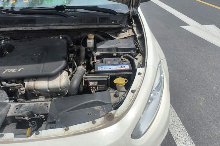 Used Fiat Viaggio 2012 1.4T Automatic Enjoyment Edition Engine Bay Left