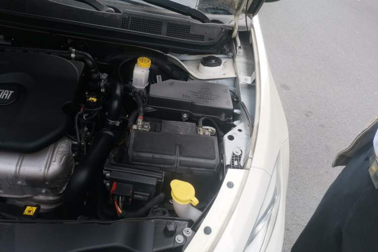 Used Fiat Viaggio 2012 1.4T Automatic Jingxiang Edition Engine Bay Left