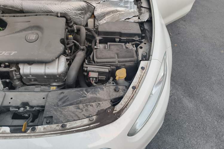 Used Fiat Viaggio 2012 1.4T Automatic Enjoyment Edition Engine Bay Left