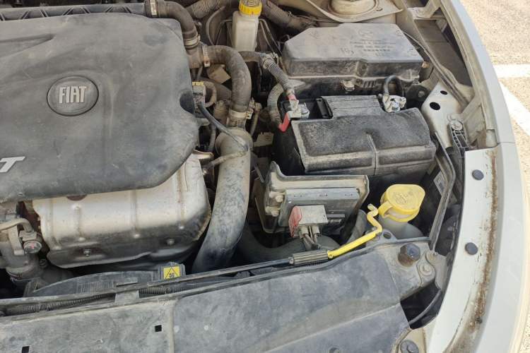 Used Fiat Viaggio 2012 1.4T Automatic Luxury Edition Engine Bay Left