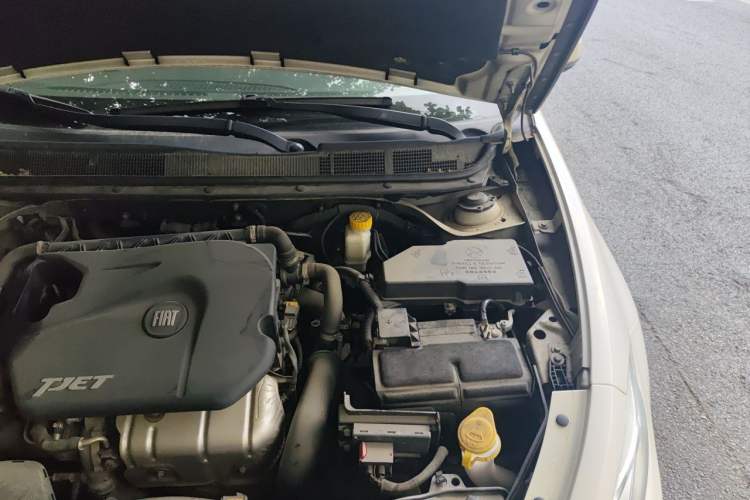 Used Fiat Viaggio 2012 1.4T Automatic Jingxiang Edition Engine Bay Left