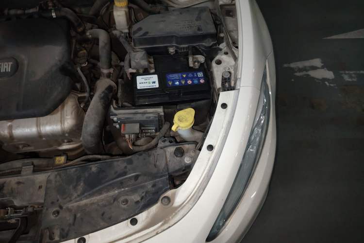 Used Fiat Viaggio 2012 1.4T Automatic Enjoyment Edition Engine Bay Left