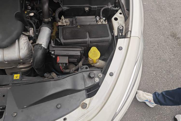 Used Fiat Viaggio 2012 1.4T Automatic Jingxiang Edition Engine Bay Left