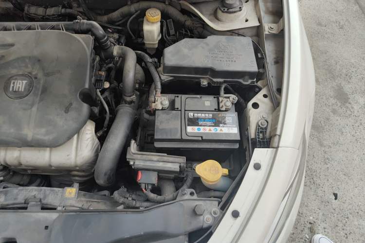 Used Fiat Viaggio 2012 1.4T Automatic Enjoyment Edition Engine Bay Left