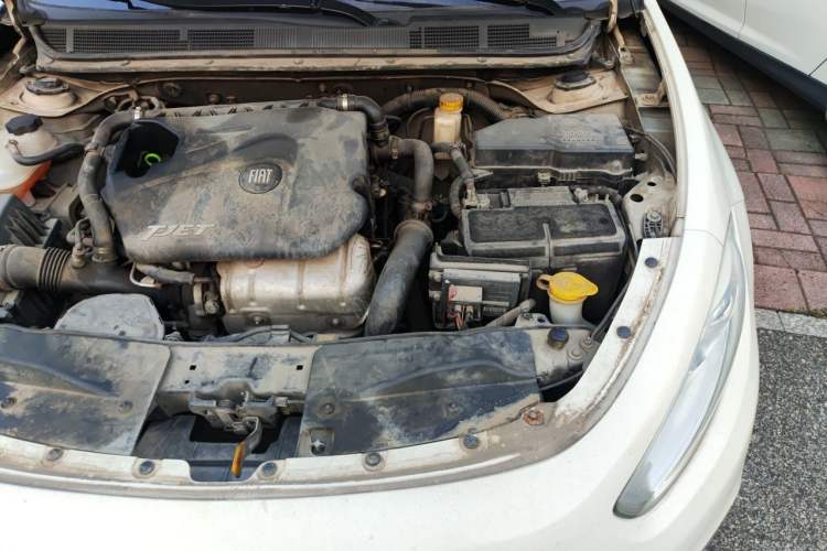 Used Fiat Viaggio 2012 1.4T Automatic Enjoyment Edition Engine Bay Left