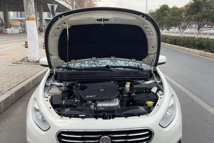 Used Fiat Viaggio 2012 1.4T Manual Enjoyment Edition Engine Bay