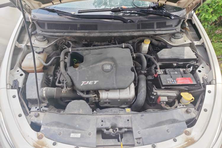 Used Fiat Viaggio 2012 1.4T Automatic Enjoyment Edition Engine Bay