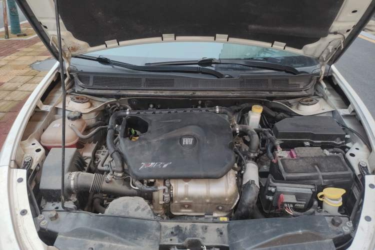 Used Fiat Viaggio 2012 1.4T Automatic Enjoyment Edition Engine Bay