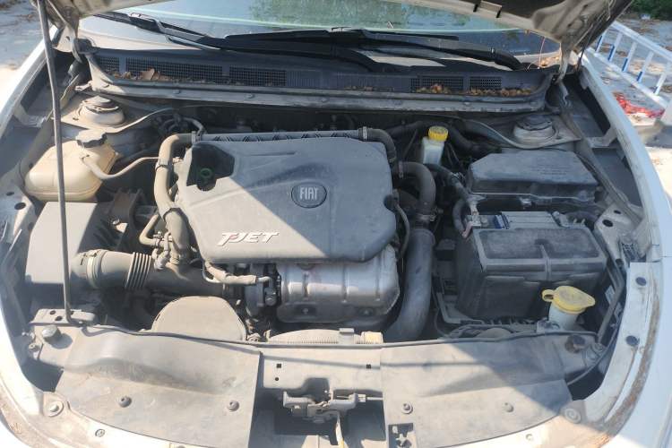 Used Fiat Viaggio 2012 1.4T Manual Enjoyment Edition Engine Bay