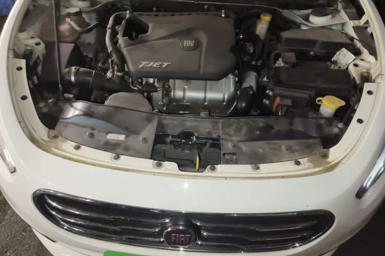 Used Fiat Viaggio 2012 1.4T Automatic Luxury Edition Engine Bay