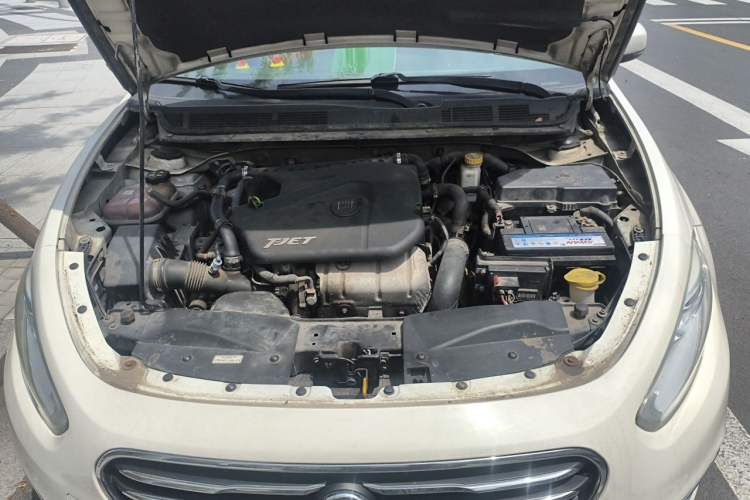 Used Fiat Viaggio 2012 1.4T Automatic Enjoyment Edition Engine Bay