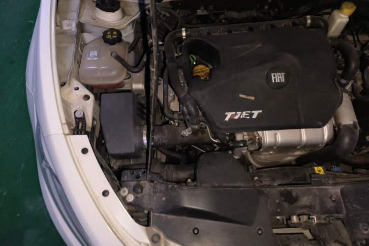 Used Fiat Viaggio 2012 1.4T Automatic Luxury Edition Engine Bay Right