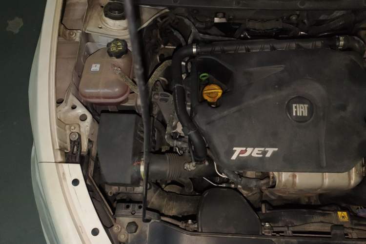 Used Fiat Viaggio 2012 1.4T Automatic Enjoyment Edition Engine Bay Right