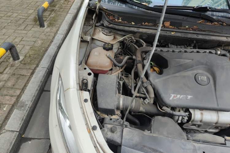 Used Fiat Viaggio 2012 1.4T Automatic Jingxiang Edition Engine Bay Right