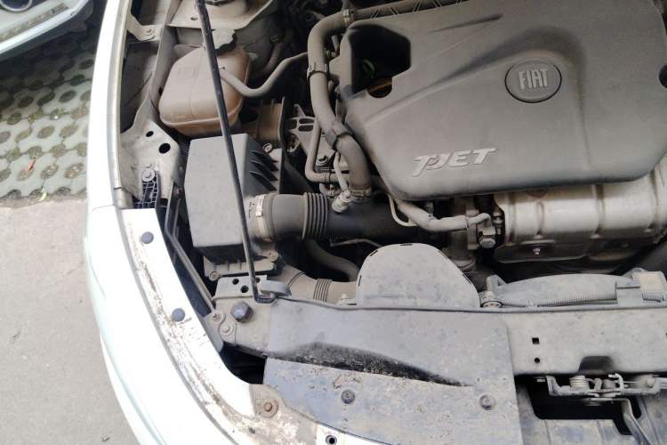 Used Fiat Viaggio 2012 1.4T Automatic Luxury Edition Engine Bay Right