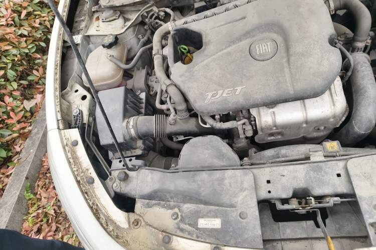 Used Fiat Viaggio 2012 1.4T Automatic Enjoyment Edition Engine Bay Right