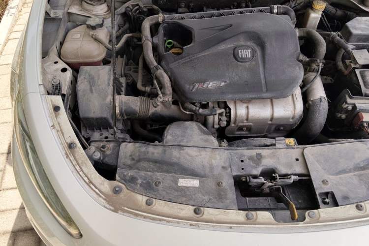 Used Fiat Viaggio 2012 1.4T Automatic Enjoyment Edition Engine Bay Right