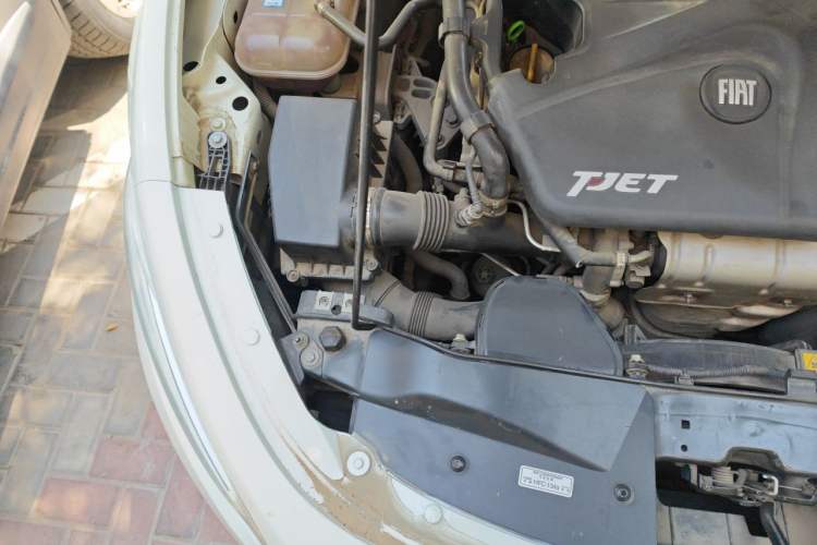 Used Fiat Viaggio 2012 1.4T Automatic Enjoyment Edition Engine Bay Right