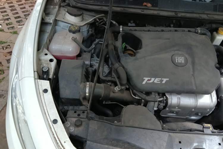 Used Fiat Viaggio 2012 1.4T Automatic Enjoyment Edition Engine Bay Right