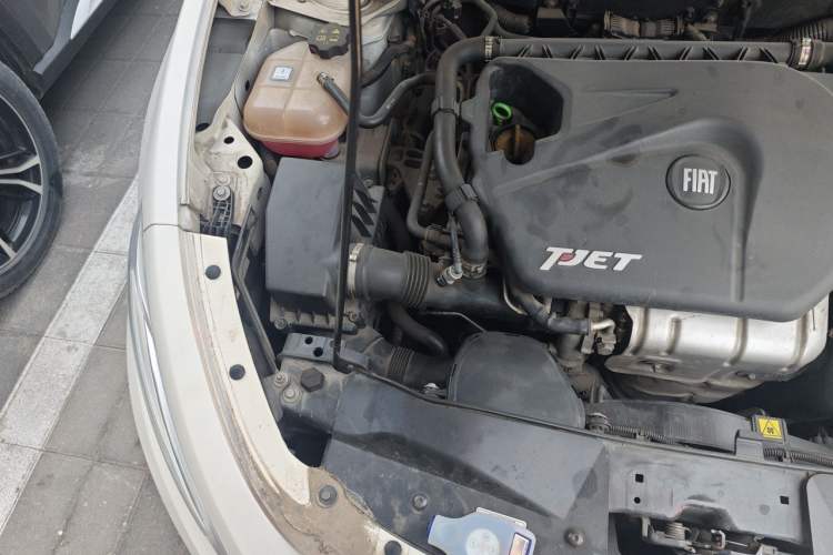 Used Fiat Viaggio 2012 1.4T Automatic Enjoyment Edition Engine Bay Right