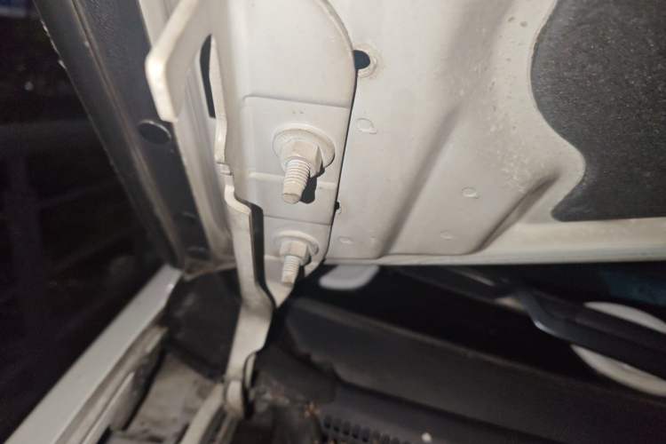 Used Fiat Viaggio 2012 1.4T Automatic Enjoyment Edition Engine Bay Right