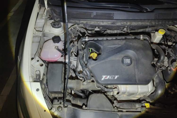 Used Fiat Viaggio 2012 1.4T Automatic Enjoyment Edition Engine Bay Right