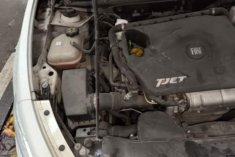 Used Fiat Viaggio 2012 1.4T Automatic Jingxiang Edition Engine Bay Right