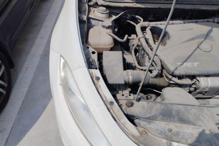 Used Fiat Viaggio 2012 1.4T Automatic Enjoyment Edition Engine Bay Right