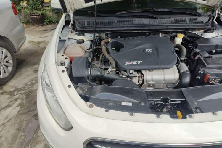 Used Fiat Viaggio 2012 1.4T Automatic Jingxiang Edition Engine Bay Right