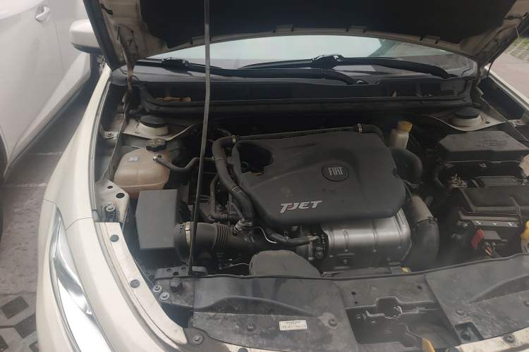 Used Fiat Viaggio 2012 1.4T Automatic Enjoyment Edition Engine Bay Right