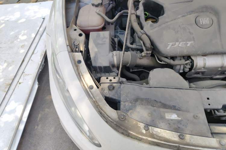Used Fiat Viaggio 2012 1.4T Automatic Enjoyment Edition Engine Bay Right