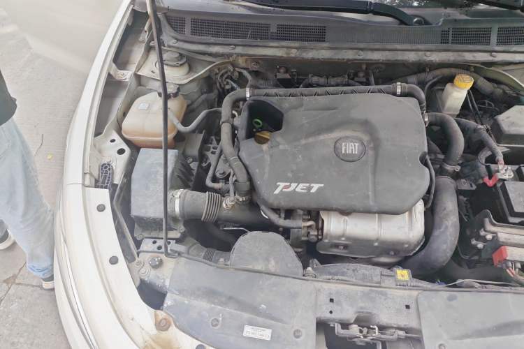 Used Fiat Viaggio 2012 1.4T Automatic Enjoyment Edition Engine Bay Right