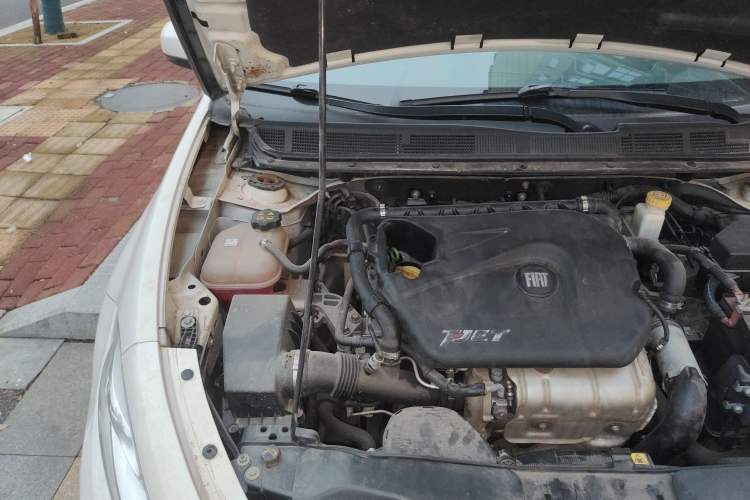 Used Fiat Viaggio 2012 1.4T Automatic Enjoyment Edition Engine Bay Right