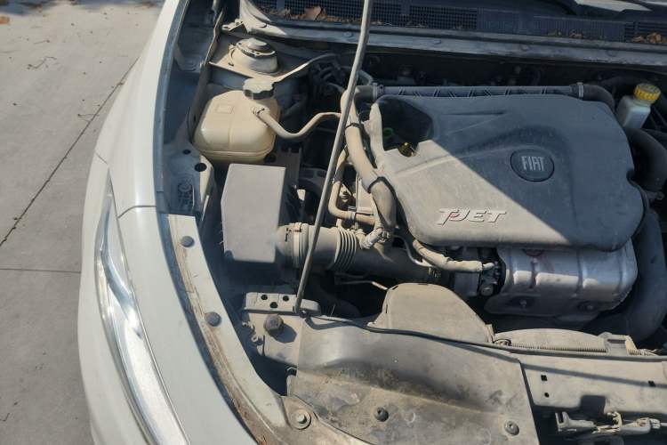 Used Fiat Viaggio 2012 1.4T Manual Enjoyment Edition Engine Bay Right