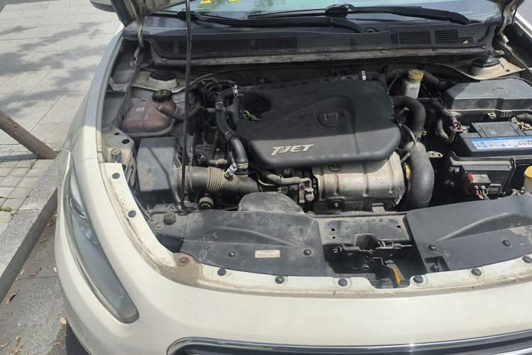 Used Fiat Viaggio 2012 1.4T Automatic Enjoyment Edition Engine Bay Right