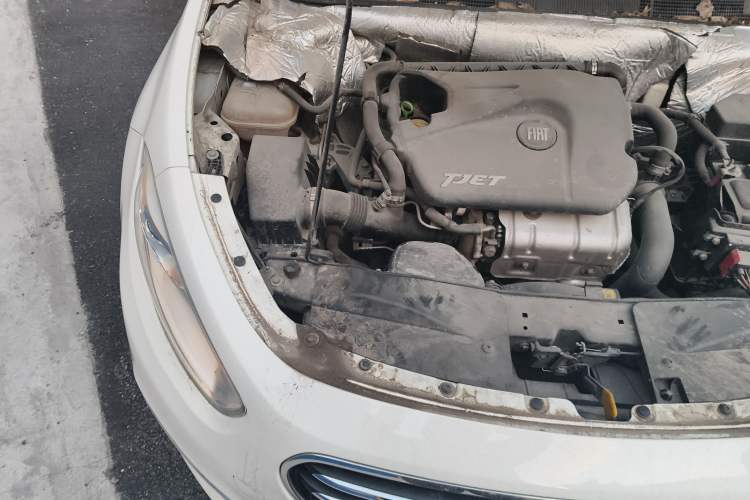 Used Fiat Viaggio 2012 1.4T Automatic Enjoyment Edition Engine Bay Right