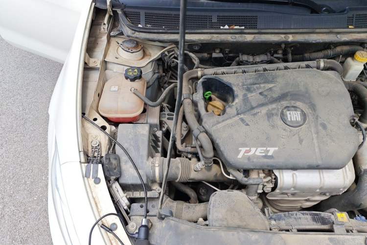 Used Fiat Viaggio 2012 1.4T Automatic Jingxiang Edition Engine Bay Right